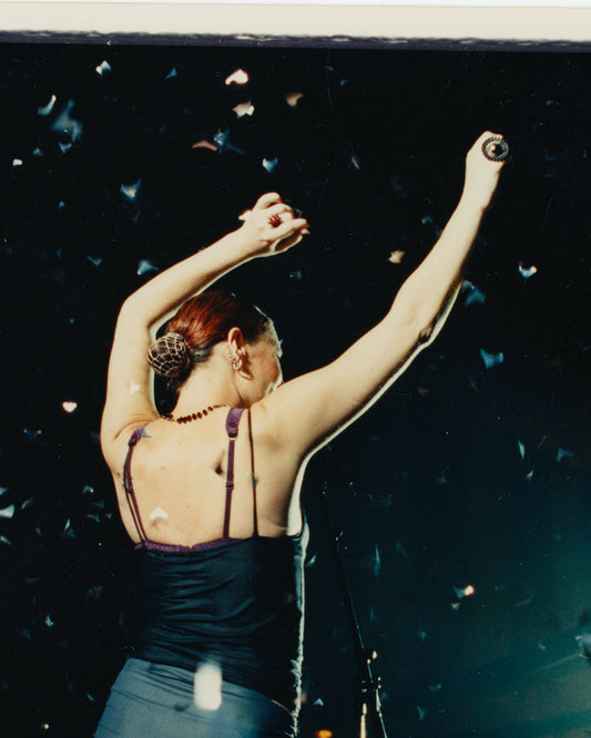 Anna R. live im Konfetti-Regen / Nur ein Stück verfügbar